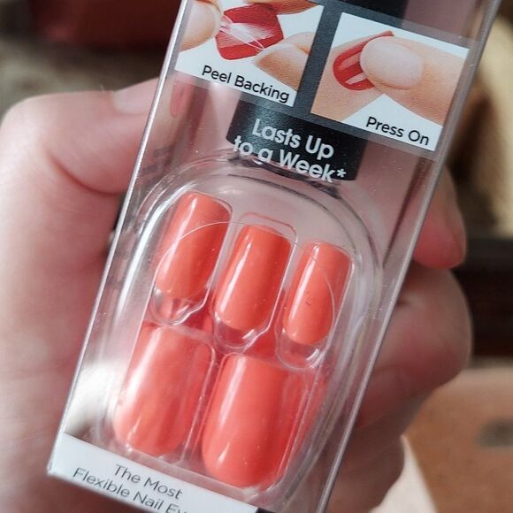 MEDIUM CORAL Press On  NAILS - Picture 1 of 1